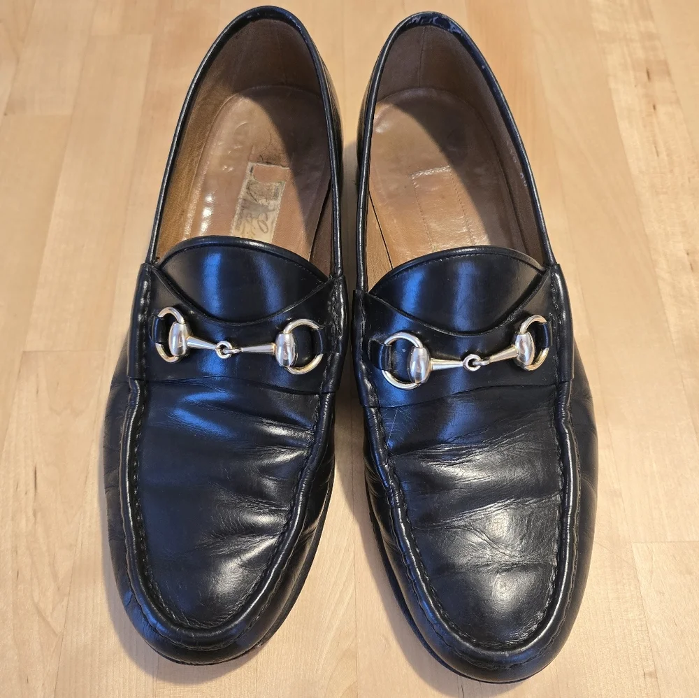 Gucci size 42m